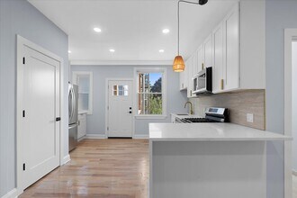 3805 W Belle Plaine Ave in Chicago, IL - Building Photo - Building Photo