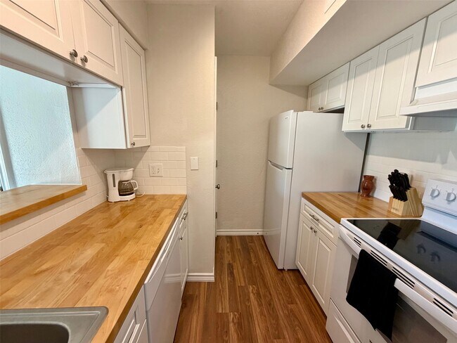 property at 3300 Pebblebrook Dr
