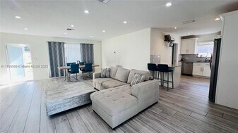 911 N 14th Ave in Hollywood, FL - Building Photo