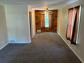 24991 Euclid Ave in Euclid, OH - Building Photo - Building Photo