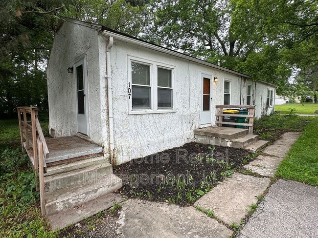107 E Hale St in Spring Hill, KS - Building Photo - Building Photo