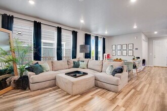 18320 E Mississippi Ave in Aurora, CO - Building Photo - Building Photo
