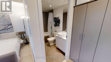 60 Colborne St in Toronto, ON - Building Photo - Building Photo