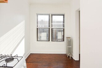 4646 N Paulina St in Chicago, IL - Foto de edificio - Building Photo