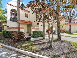 3400 Emerald Oaks Dr in Hollywood, FL - Building Photo - Building Photo