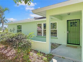 3510 SE 2nd Ave in Cape Coral, FL - Building Photo - Building Photo