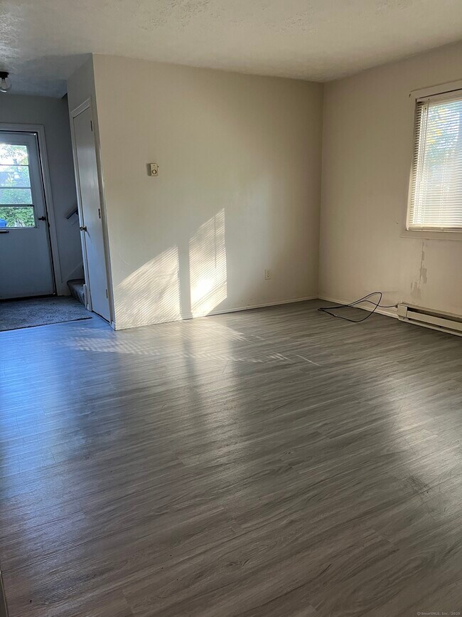 49 Gem Dr in Windham, CT - Building Photo - Building Photo