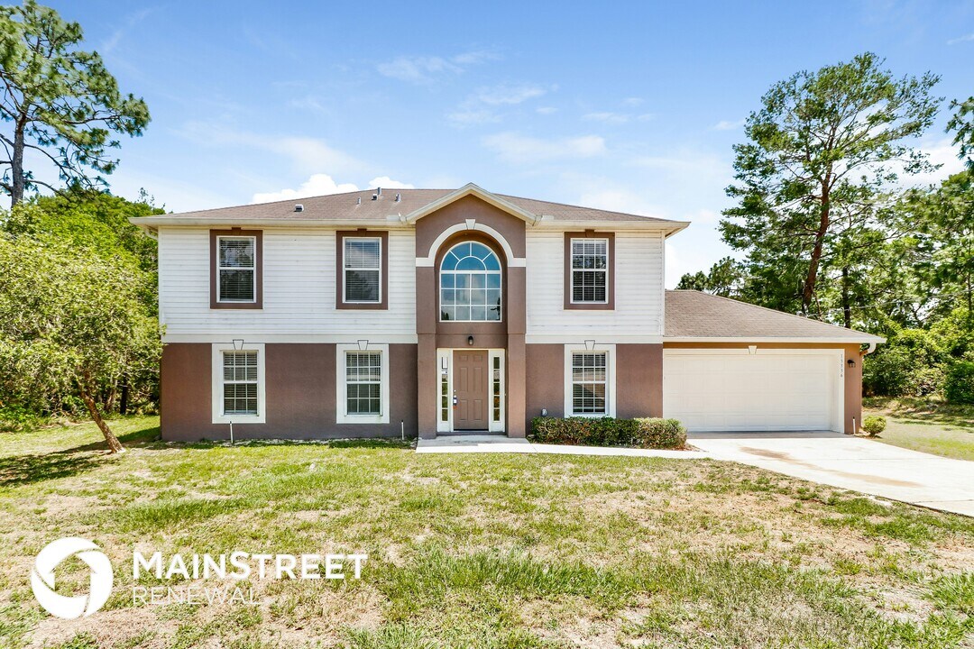 13336 Brewster Rd in Spring Hill, FL - Foto de edificio
