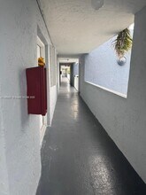 9351 Fontainebleau Blvd in Miami, FL - Building Photo - Building Photo