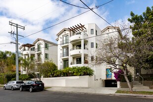 5247-5253 Vantage Ave in Valley Village, CA - Building Photo