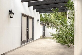 10620 Porfirio Dr in Laredo, TX - Building Photo - Building Photo