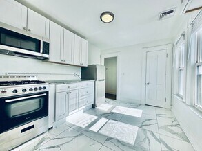 66 Trumbull St, Unit 66-5 in New Haven, CT - Building Photo - Building Photo