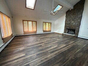 91 Bailey Ln in Milford, CT - Foto de edificio - Building Photo