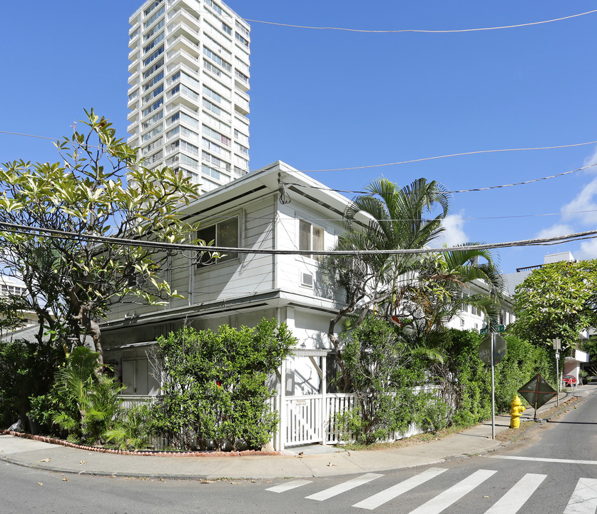 2446 Cleghorn St in Honolulu, HI - Building Photo