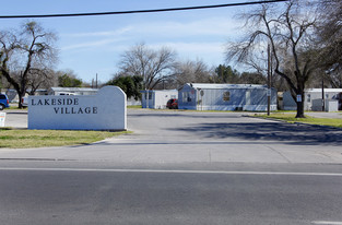Lakeside Village Mobile Homes in San Antonio, TX - Building Photo