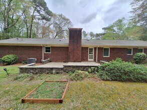 202 King George Rd in Greenville, NC - Foto de edificio - Building Photo