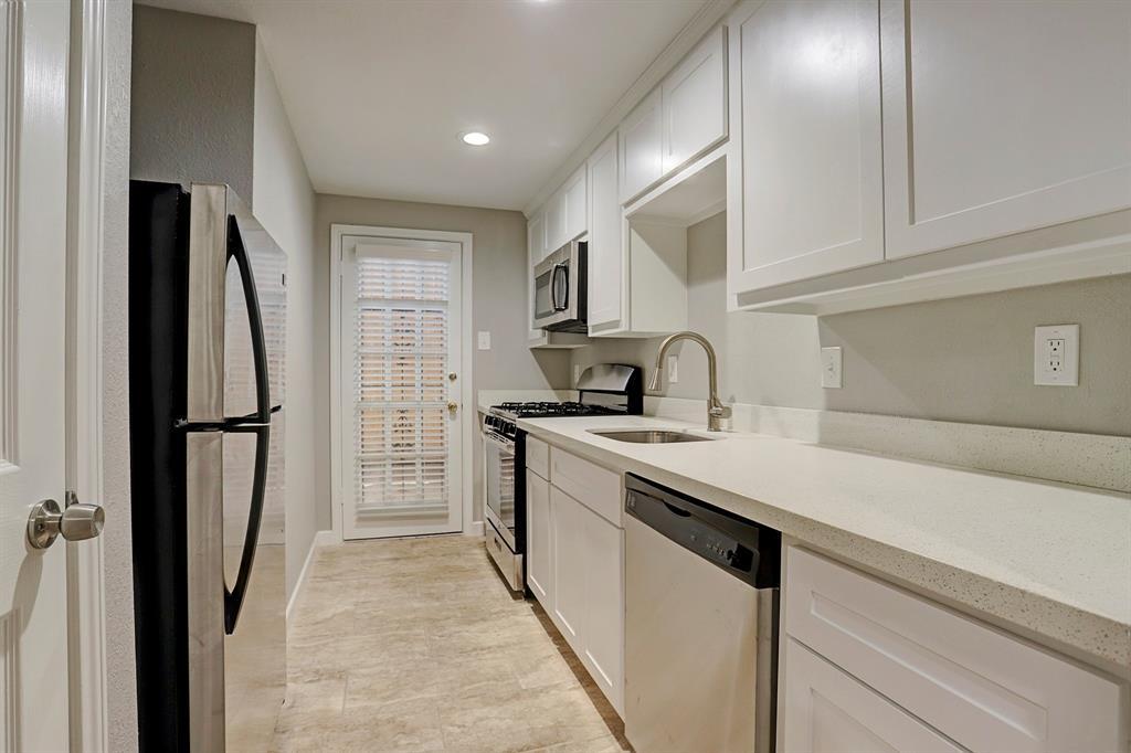 2647 Greenbriar Dr in Houston, TX - Building Photo
