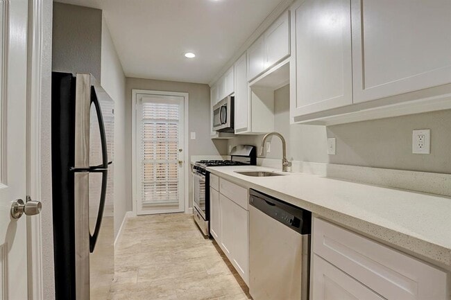 property at 2647 Greenbriar Dr