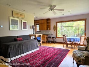 84 Highland Rd in Stone Ridge, NY - Building Photo - Building Photo