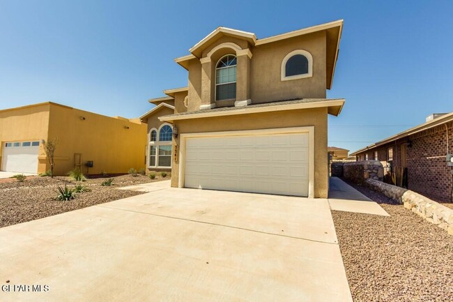 5541 Ignacio Frias Dr in El Paso, TX - Building Photo - Building Photo