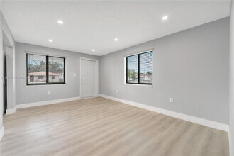 7391 SW 22nd St in Miami, FL - Building Photo - Building Photo