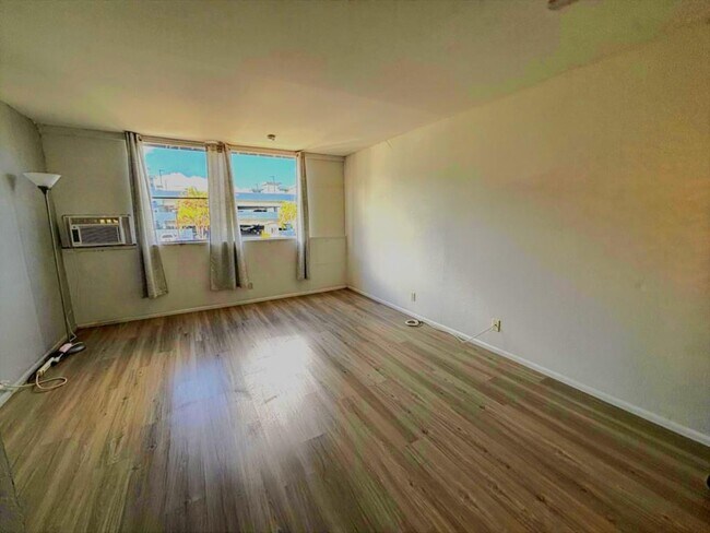 46-232-232 Kahuhipa St