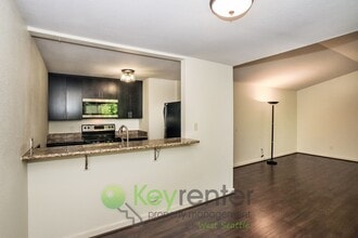 9810 28th Ave SW in Seattle, WA - Building Photo - Building Photo