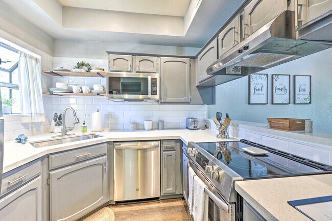 1601 W Beardsley Rd in Glendale, AZ - Building Photo - Building Photo