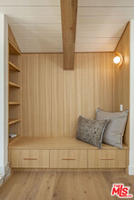 3525 Coast View Dr in Malibu, CA - Foto de edificio - Building Photo