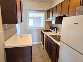 141 Cameron Rd in St. Louis, MO - Building Photo - Building Photo