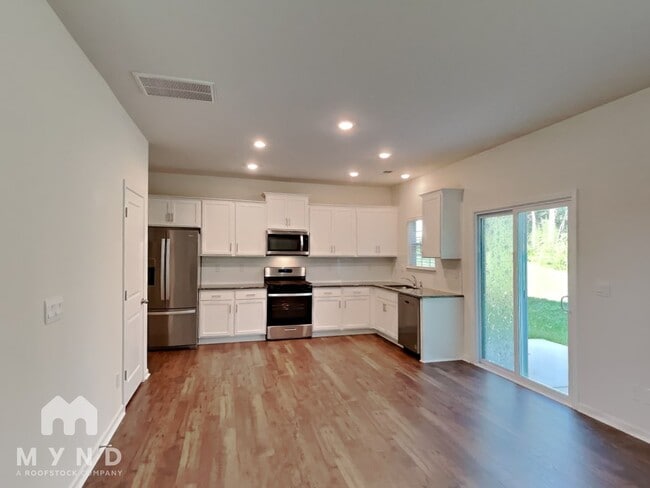 4139 Village Blvd NW in Conover, NC - Building Photo - Building Photo