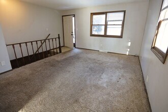 2132 Shangrai-La Dr SE in Grand Rapids, MI - Building Photo - Building Photo