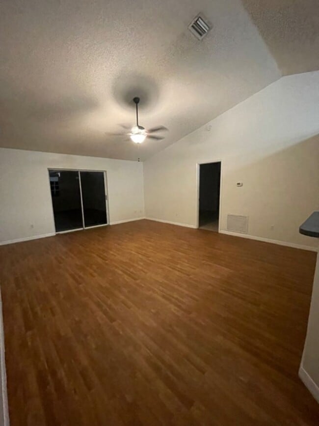 1620 Howland Blvd in Deltona, FL - Building Photo - Building Photo