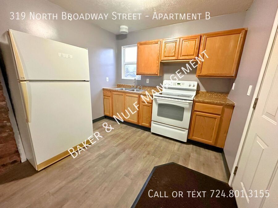 319 N Broadway St in Scottdale, PA - Building Photo