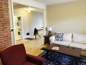 8 Saint Paul St, Unit 3 in Cambridge, MA - Building Photo - Building Photo
