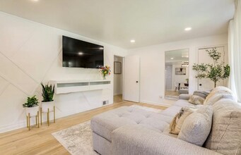 964 Scott Cir in Decatur, GA - Building Photo - Building Photo