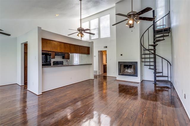 6718 Eastridge Dr in Dallas, TX - Foto de edificio - Building Photo