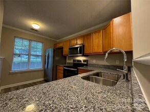10165 Forest Landing Dr in Charlotte, NC - Building Photo - Building Photo