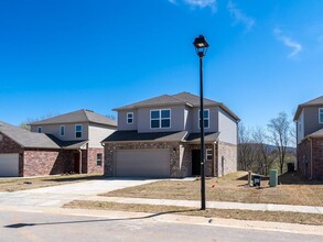 3221 Gulley Ln-Unit -AUCPJK in Farmington, AR - Foto de edificio - Building Photo