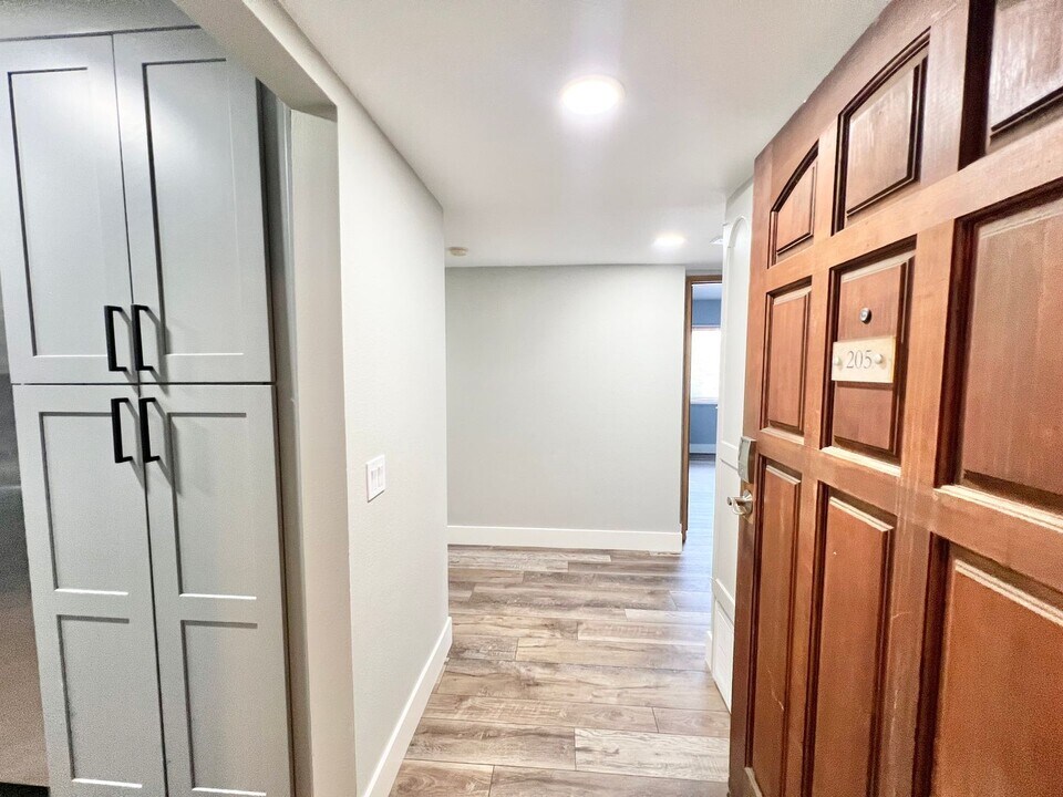 282 Redondo Ave in Long Beach, CA - Building Photo