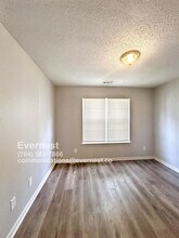 2436 Fairstone Ave in Charlotte, NC - Building Photo - Building Photo