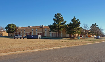 Garden Apartments in Lubbock, TX - Foto de edificio - Building Photo