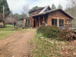 97 Jordan Rd in Douglas City, CA - Building Photo - Building Photo