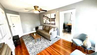 4405 Woodside St, Unit 4 in Houston, TX - Building Photo - Building Photo