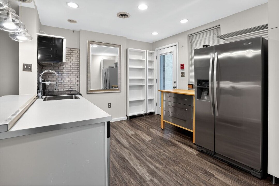 5523 Ellsworth Ave in Pittsburgh, PA - Foto de edificio