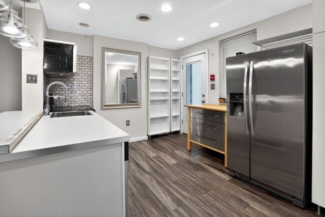 property at 5523 Ellsworth Ave