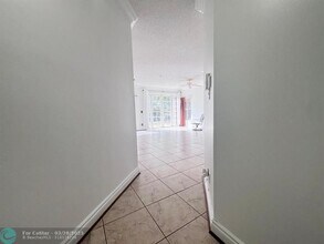 170 NW 207th Way in Pembroke Pines, FL - Building Photo - Building Photo