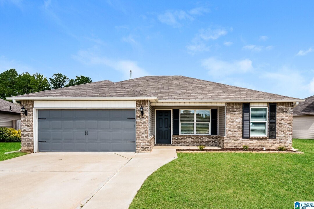 620 Woodland Crst Rd in Pell City, AL - Building Photo