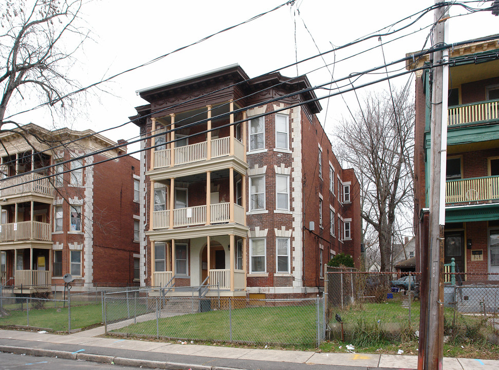 44 Edgewood St in Hartford, CT - Foto de edificio