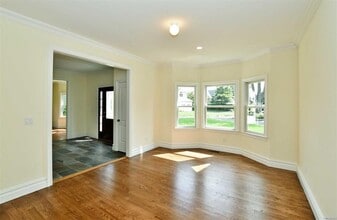 52 Hillside Pl in Northport, NY - Building Photo - Building Photo